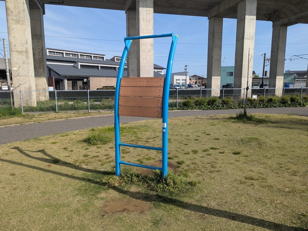 つばきの郷公園のフィットネス遊具5