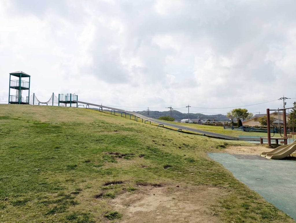 中条公園のローラー滑り台1