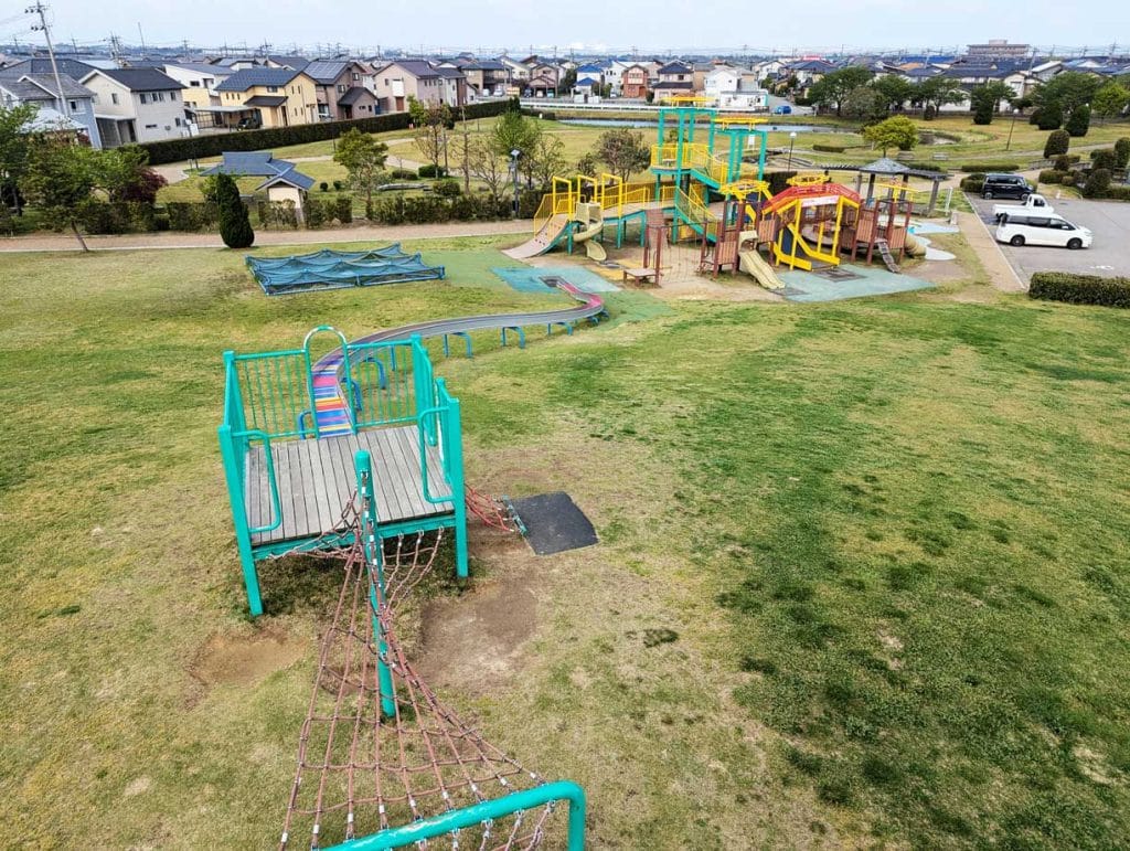 中条公園の遊具全体