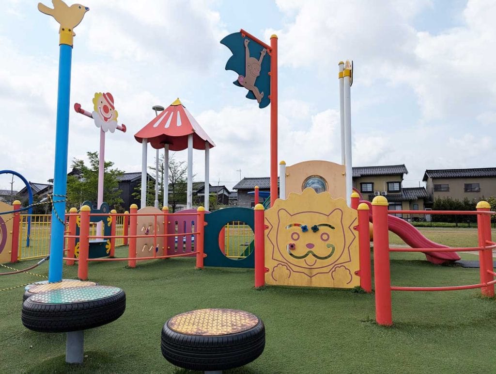 あがた公園の複合遊具2