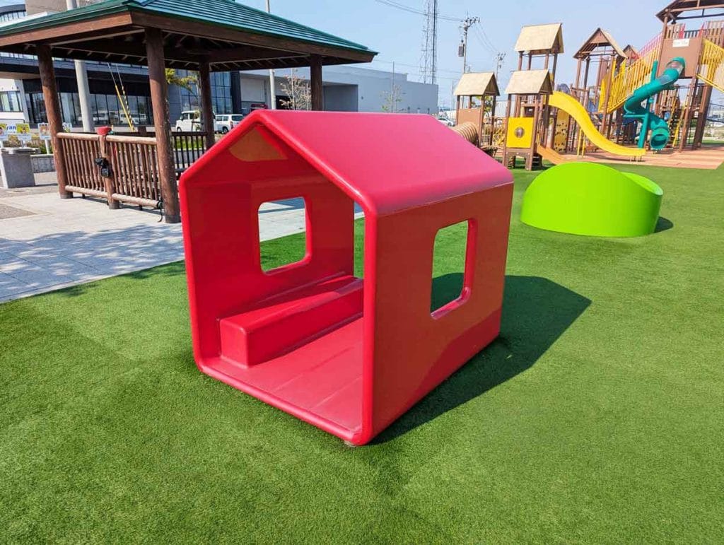 横江荘史跡公園のかわいい遊具1