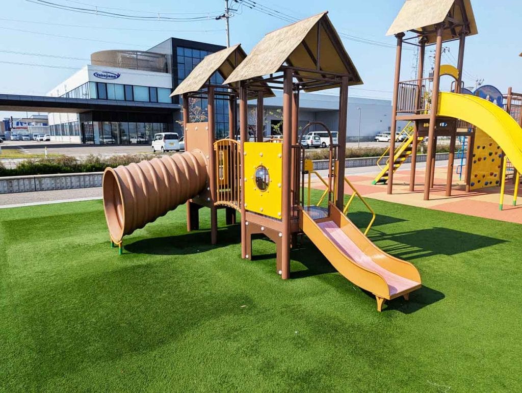 横江荘史跡公園のかわいい遊具2