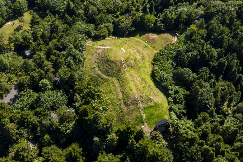 雨の宮古墳公園3
