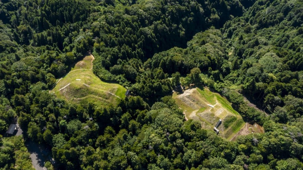 雨の宮古墳公園1