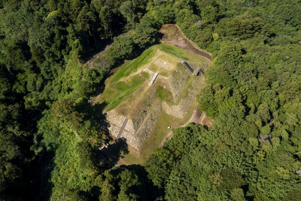 雨の宮古墳公園2