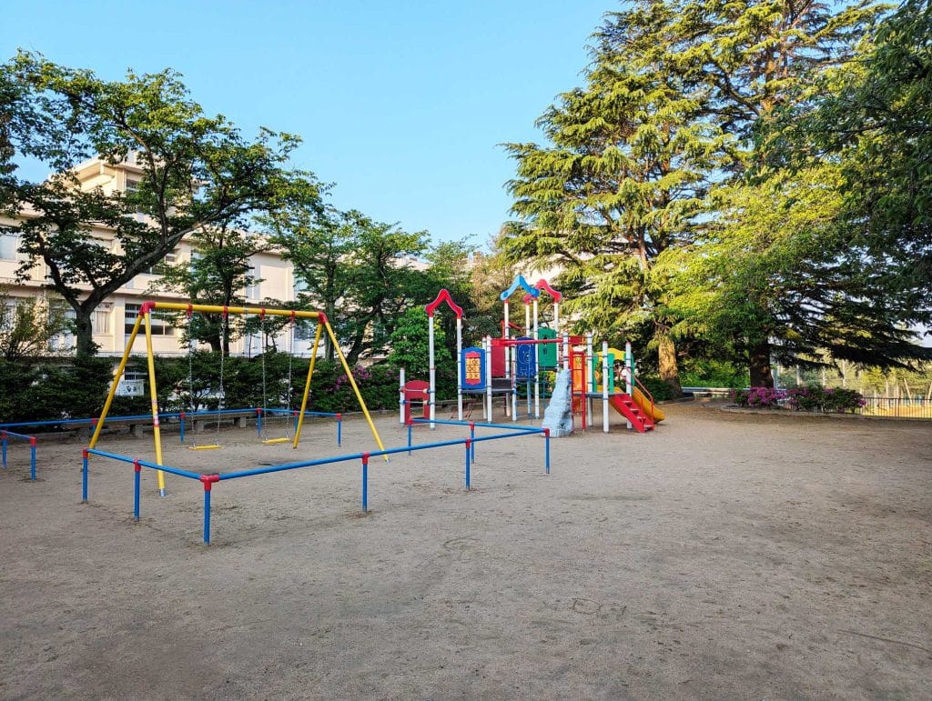 金沢南総合運動公園バラ園の遊具