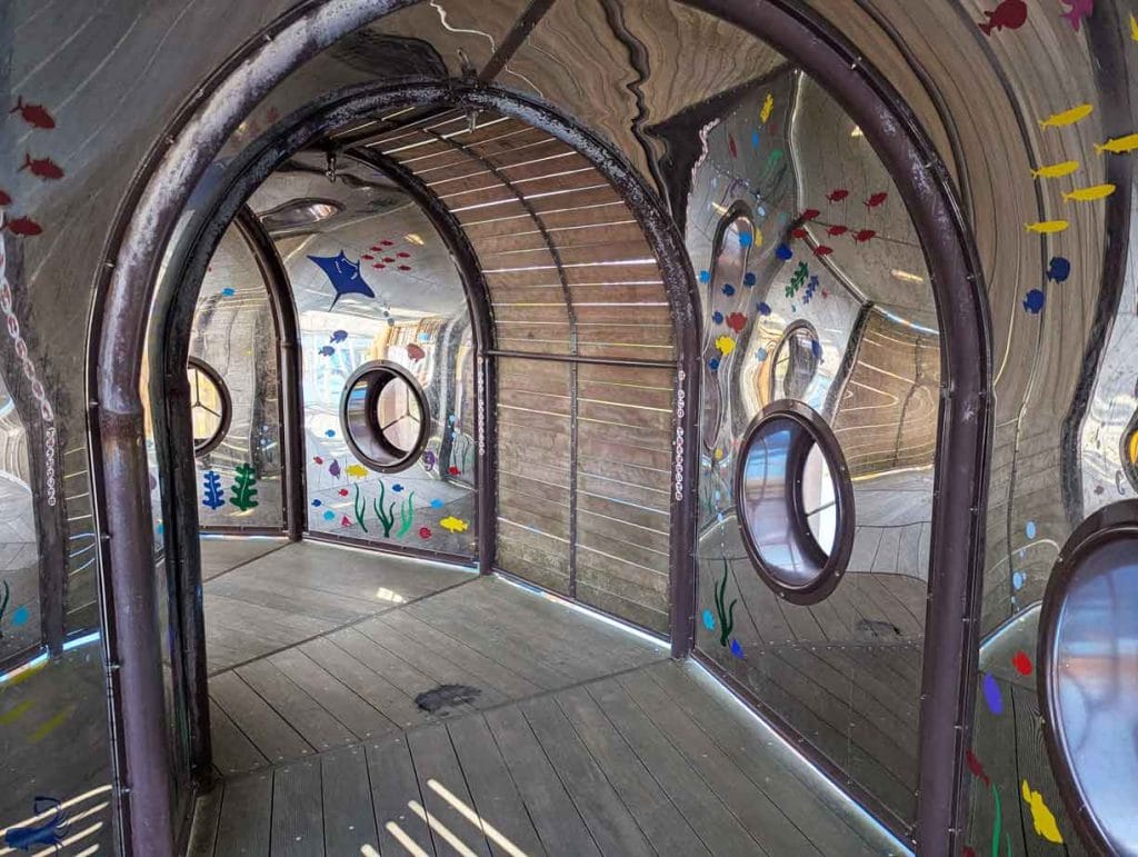 内灘町総合公園の「海賊船 サンセット号」3