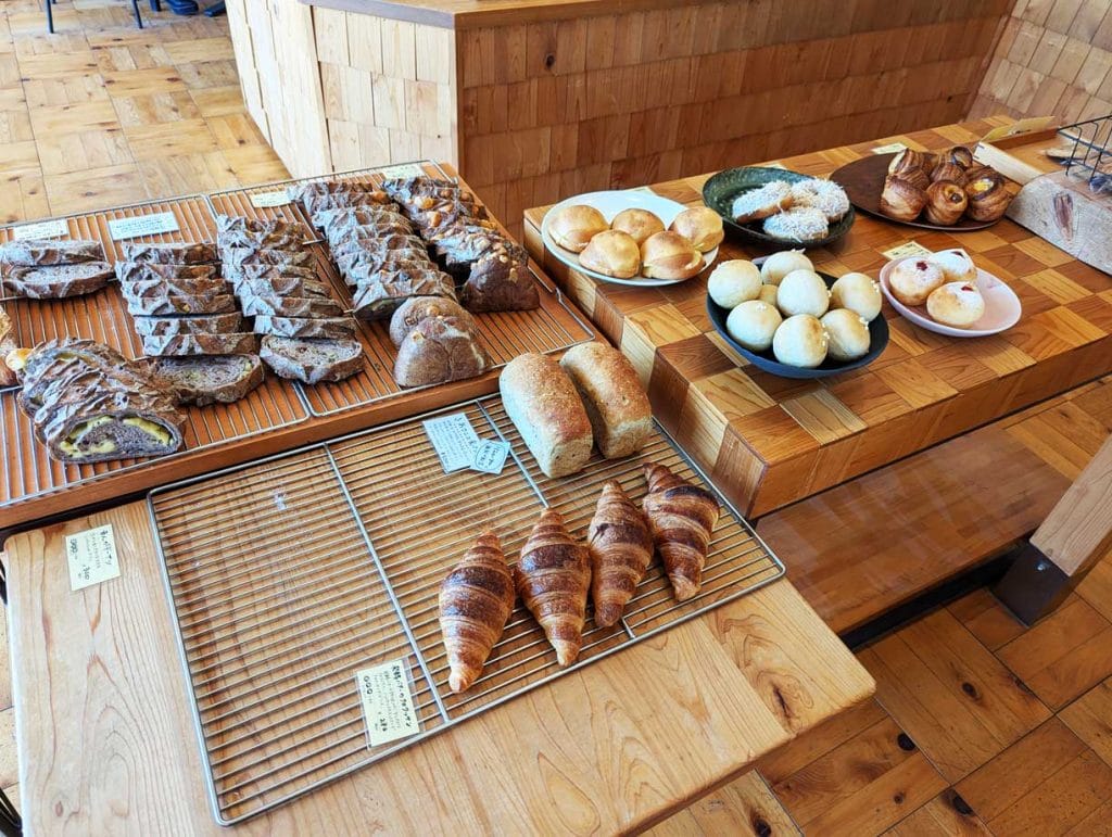 NOTOHIBAKARA BAKERY（ノトヒバカラベーカリー）のパン1