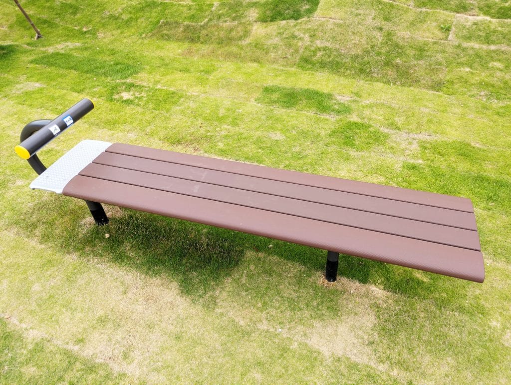 泉野おあしす広場 腹筋ベンチ