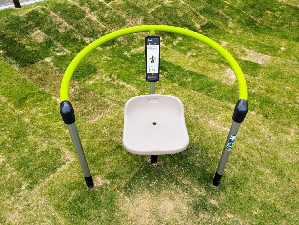 泉野おあしす広場 脇ストレッチ