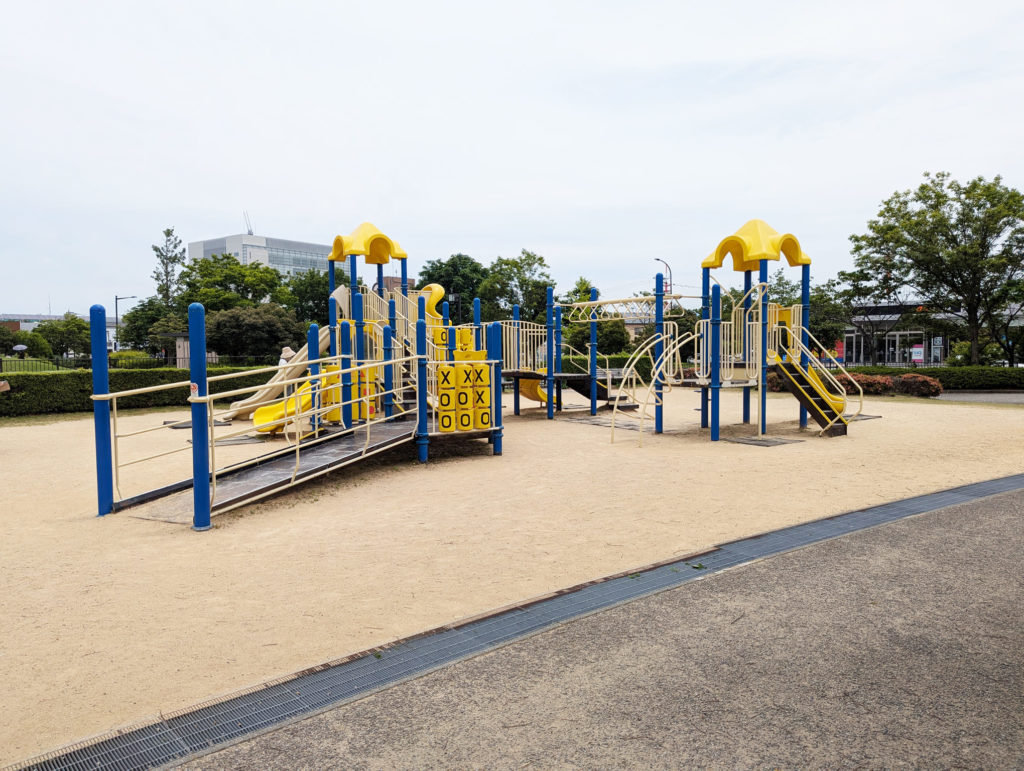 鞍月セントラルパーク 複合遊具